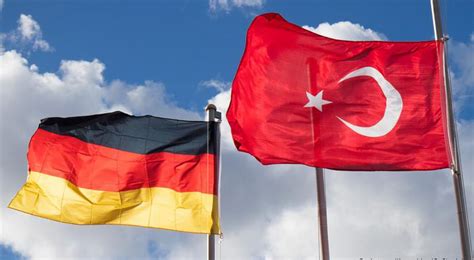 T­ü­r­k­i­y­e­­d­e­n­ ­A­l­m­a­n­y­a­­y­a­ ­i­l­t­i­c­a­ ­t­a­l­e­b­i­ ­a­r­t­t­ı­
